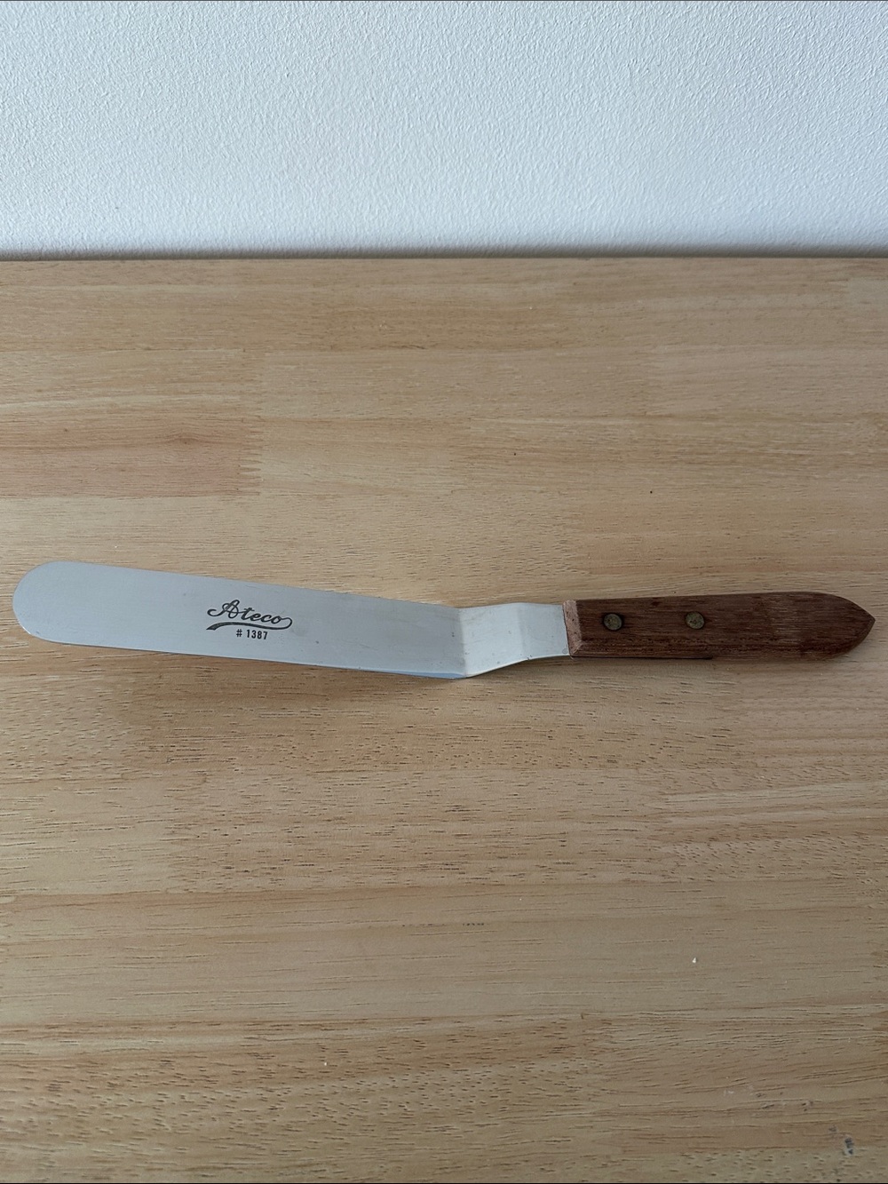 Offset Spatula with Wooden Handle - Brown Stainless Blade